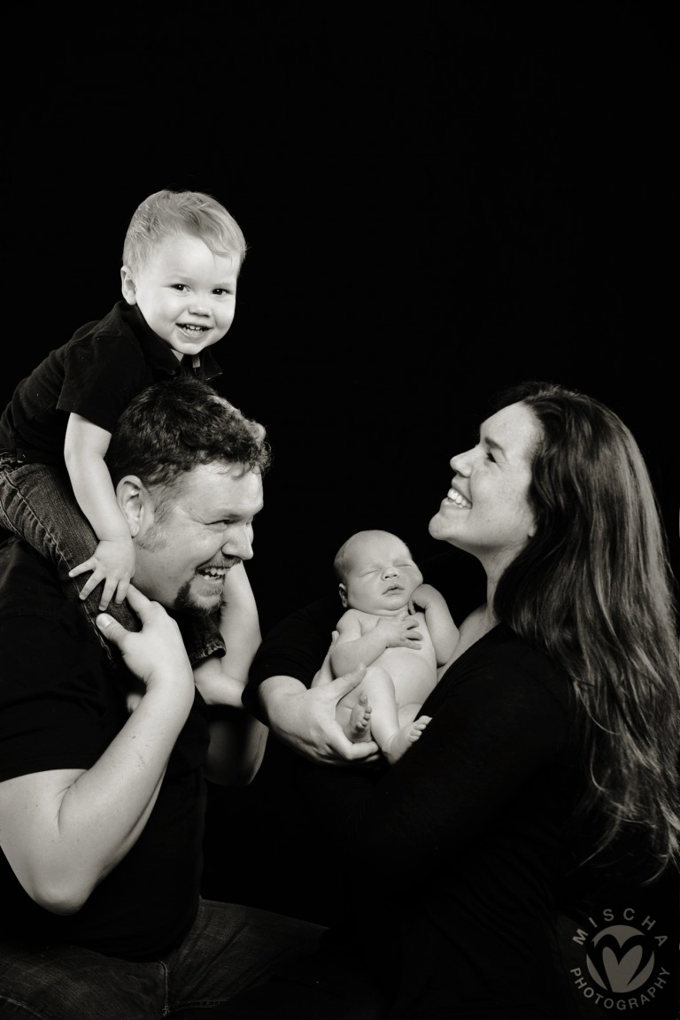 Behind the scenes – newborn studio photography